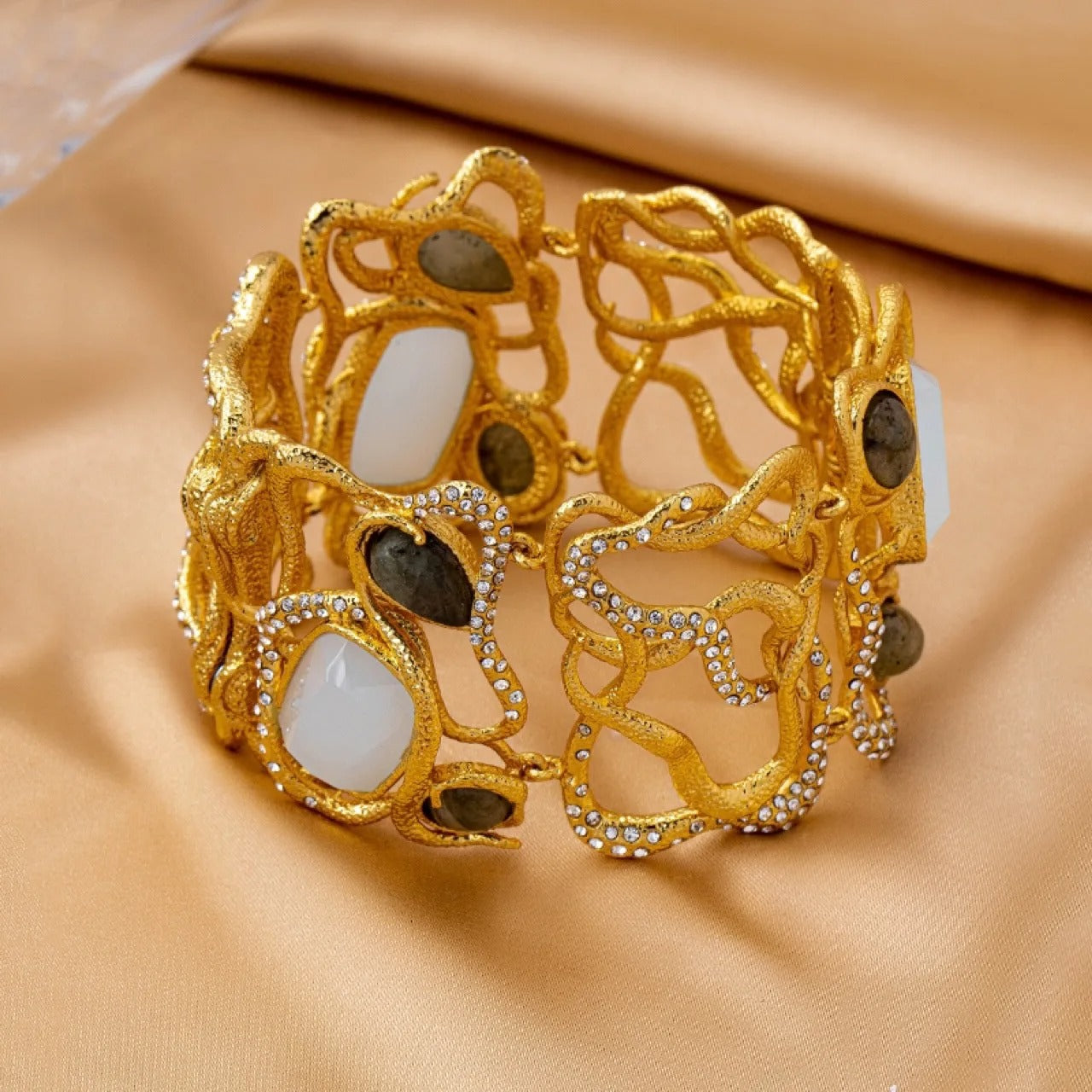 Ravrent™ Gold-Plated Vine Design Bracelet