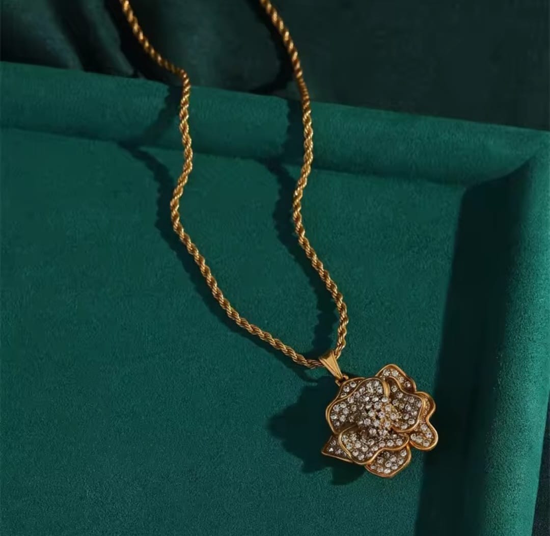 Themenis™ Vintage Camellia Flower Rhinestone Pendant Necklace