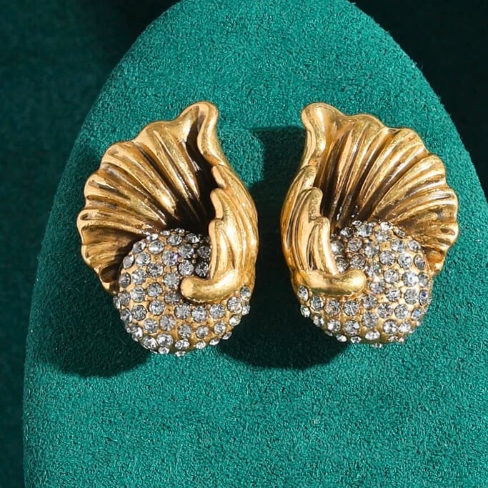 Aureliza™ Vintage Rhinestone Flower Stud Earrings