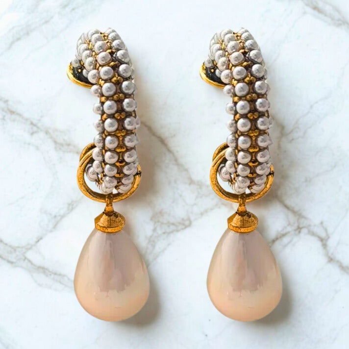 Avielle™ Elegant Teardrop Pearl Earrings