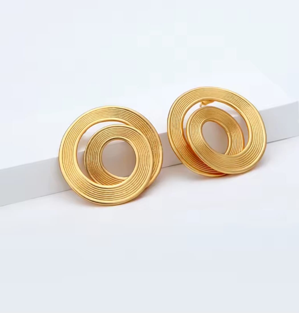 Rovana™ Matte Stripe Large Circle Stud Earrings