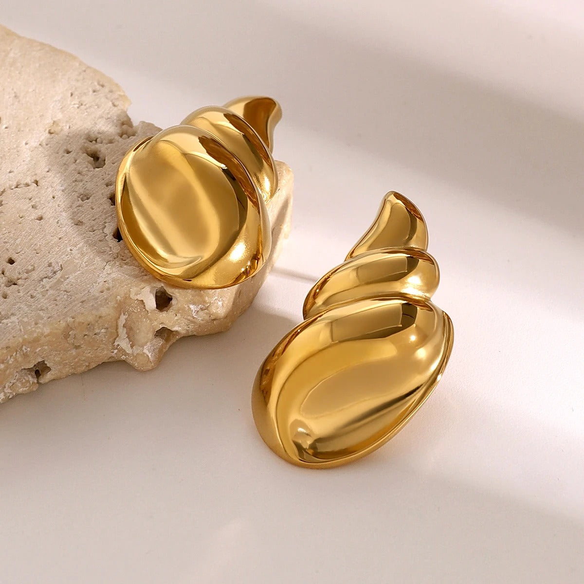 Etholia™ Cubic Shine Shell Gold Earrings