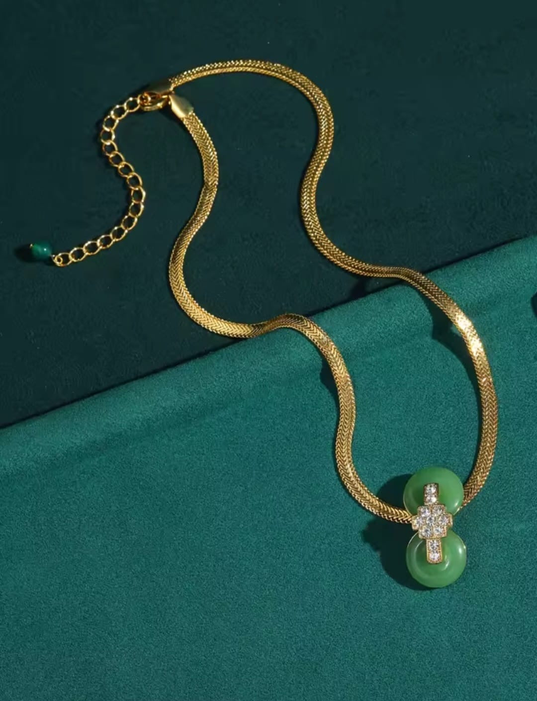 Rodaria™ Vintage Emerald Jade Long Pendant Necklace