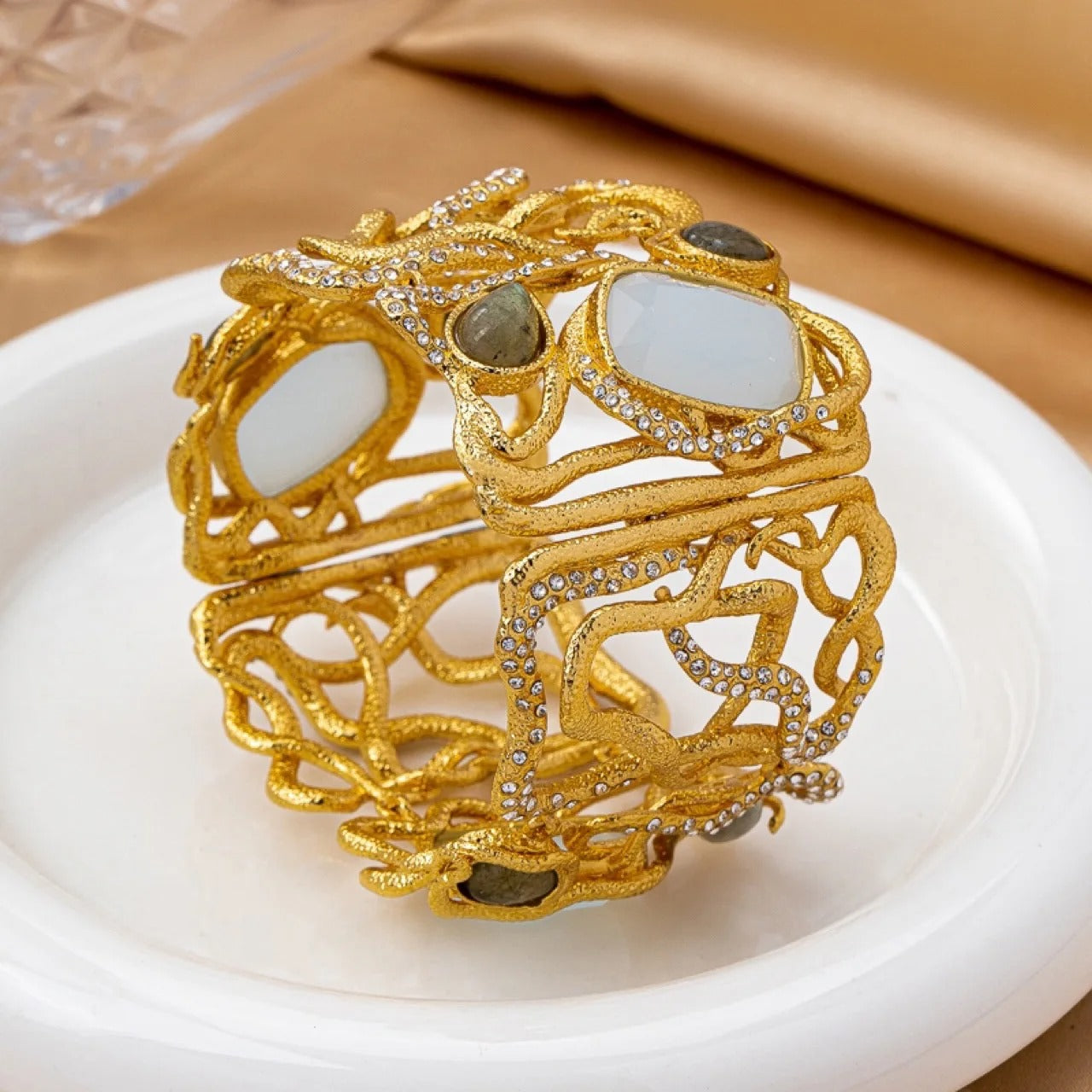 Ravrent™ Gold-Plated Vine Design Bracelet