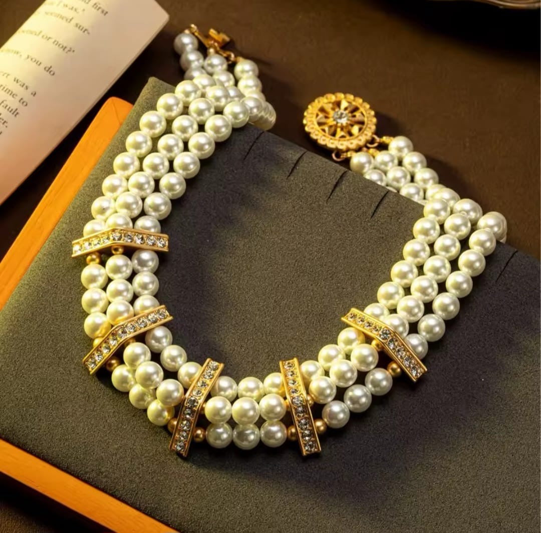 Bluvienne™ Triple-Woven Pearl Court Necklace – Retro Luxury Clavicle Jewelry