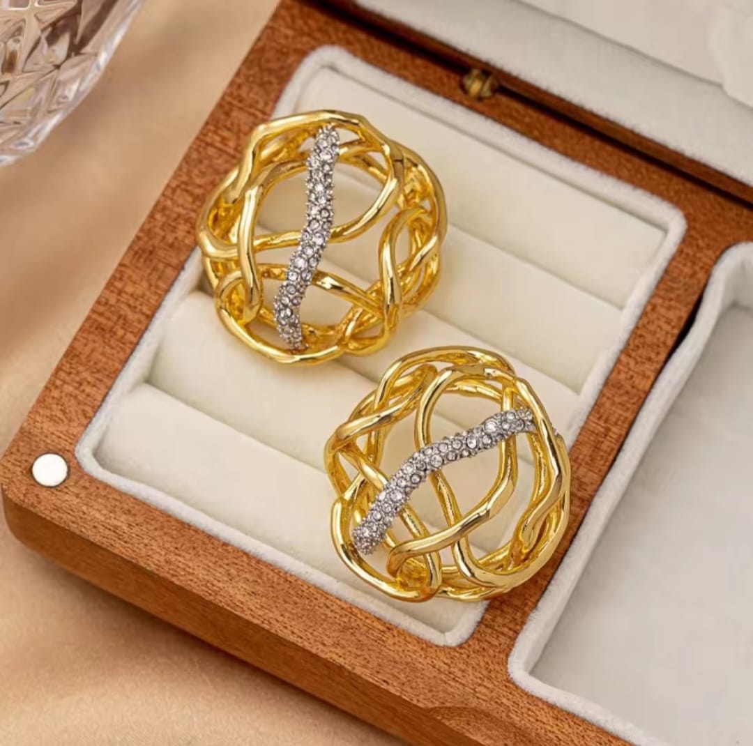 Dileyna™ Retro Industrial Two-Tone Hollow Geometric Stud Earrings