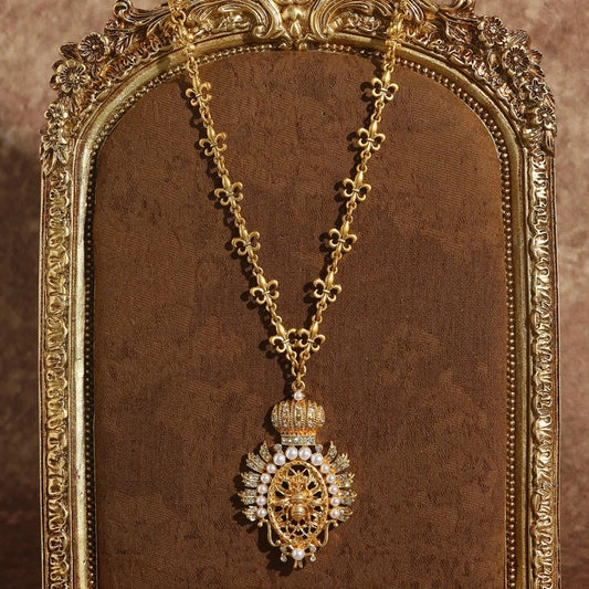 Anaïs™ Vintage Pearl Bee Pendant Necklace