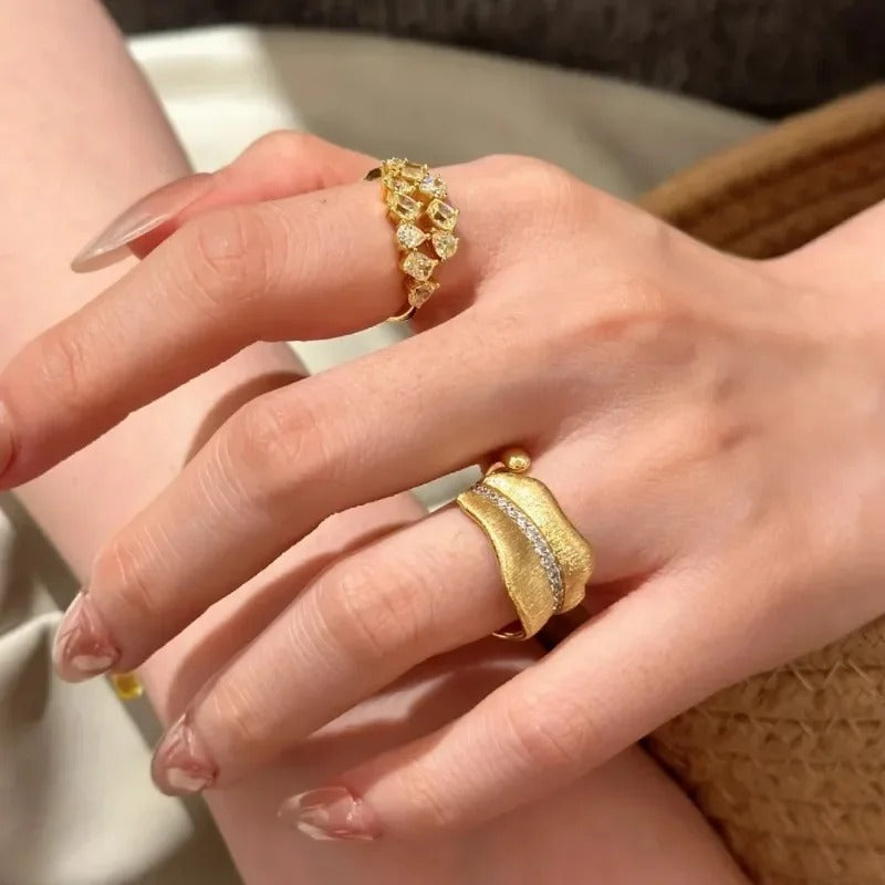 Urora™ Ring in Leaf Shape