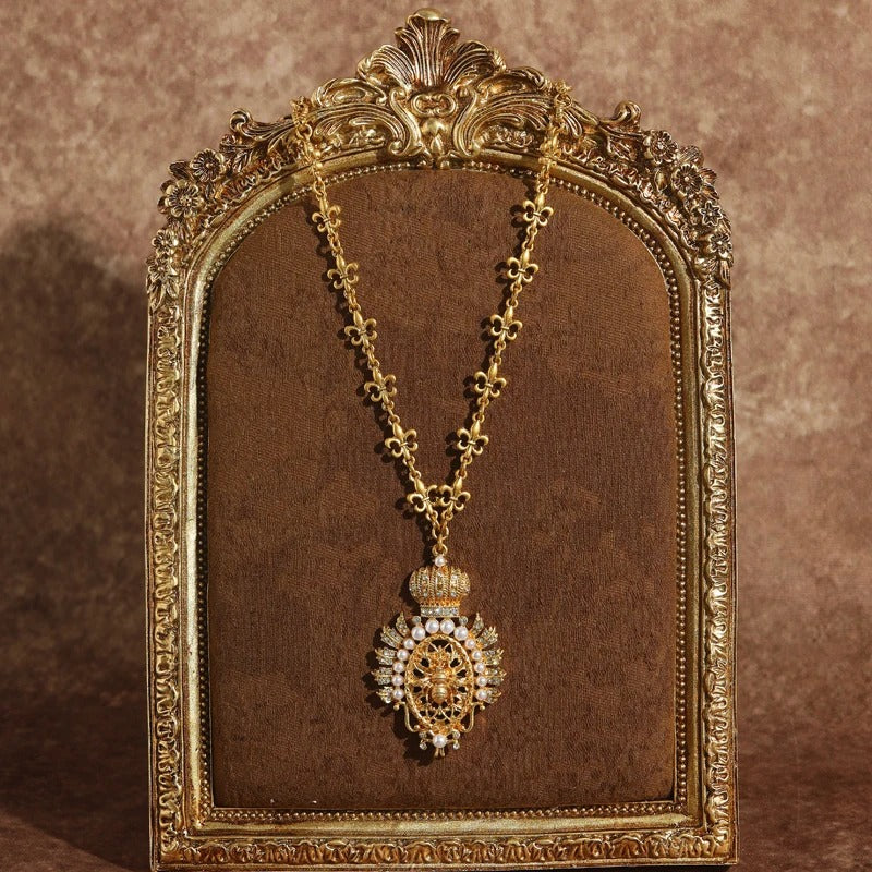 Anaïs™ Vintage Pearl Bee Pendant Necklace