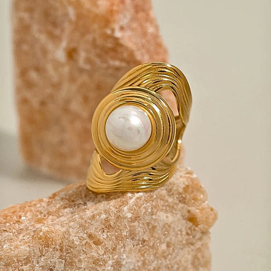 Solvéra™ –Textured Gold Ring with Pearl Accent