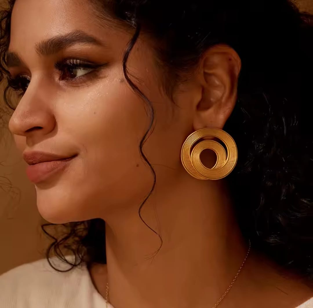 Rovana™ Matte Stripe Large Circle Stud Earrings