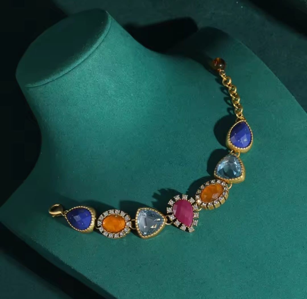 Aoelle™ Vintage Crystal Teardrop Charm Bracelet