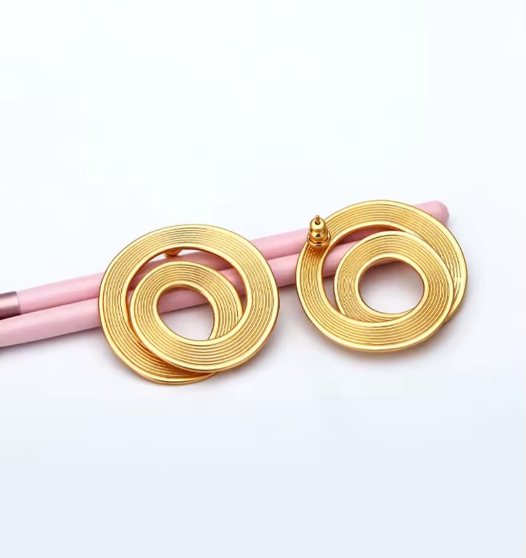Rovana™ Matte Stripe Large Circle Stud Earrings