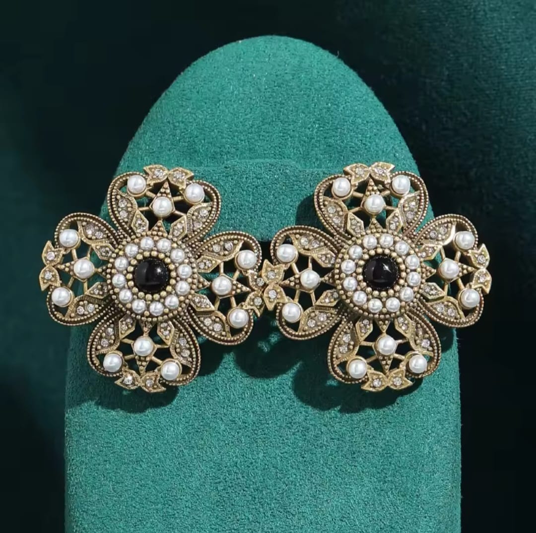 Aida™ Vintage Black Agate Pearl Flower Stud Earrings