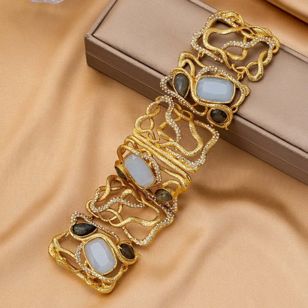 Ravrent™ Gold-Plated Vine Design Bracelet
