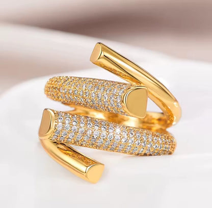 Ascenia™ Modern Gold Zircon Statement Ring