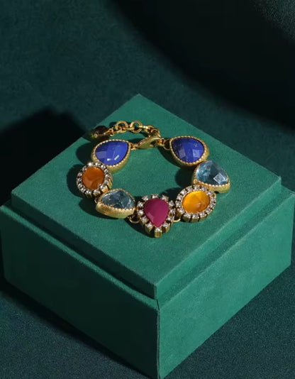 Aoelle™ Vintage Crystal Teardrop Charm Bracelet