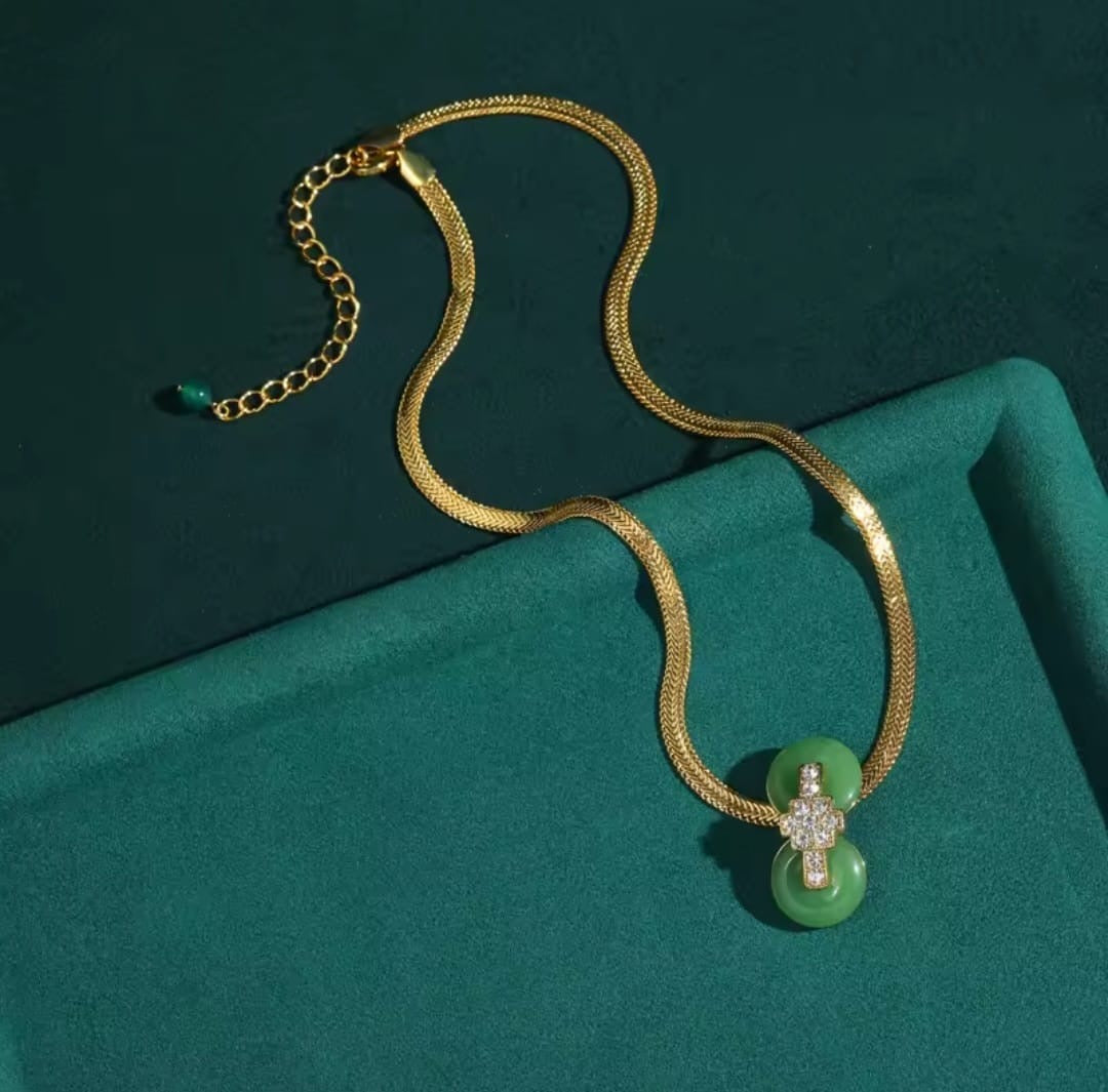 Rodaria™ Vintage Emerald Jade Long Pendant Necklace
