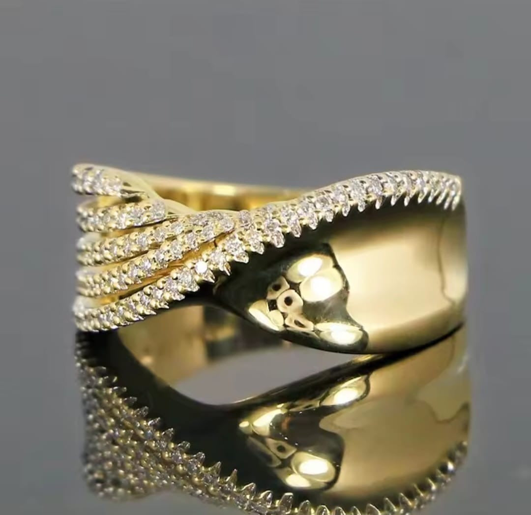 Loana™ Gold Wave Luxury Ring