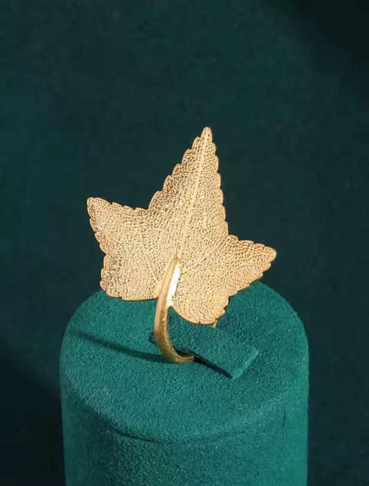 Olia™ Vintage Gold Maple Leaf Crystal Ring
