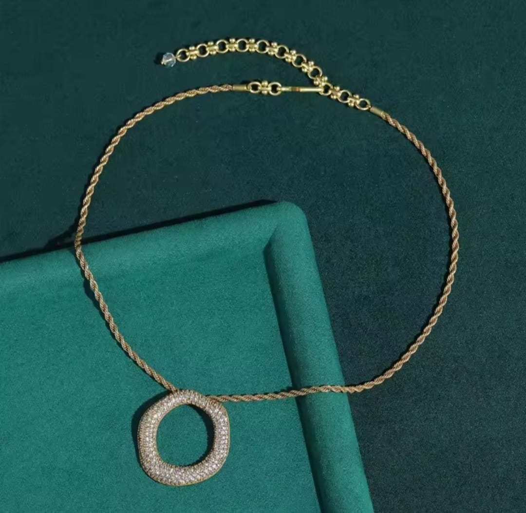 Eloria™ Vintage Zircon Circle Pendant Necklace