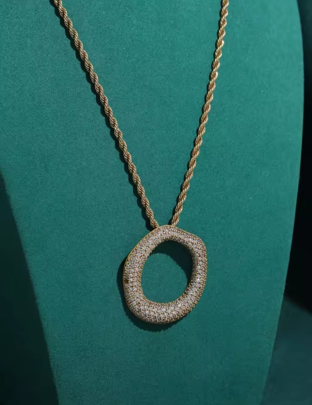 Eloria™ Vintage Zircon Circle Pendant Necklace