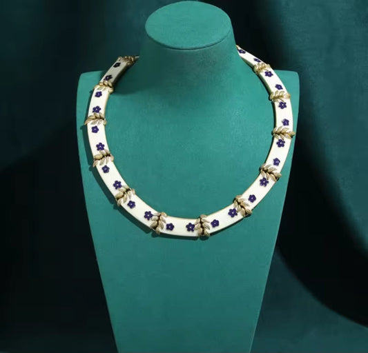 Nerissa™ Vintage White Floral Stone Collar Necklace