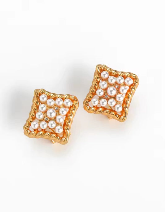 Versalie™ Vintage 18K Gold Square Pearl Stud Earrings