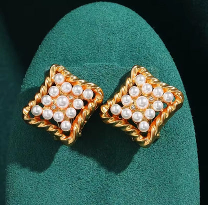 Versalie™ Vintage 18K Gold Square Pearl Stud Earrings