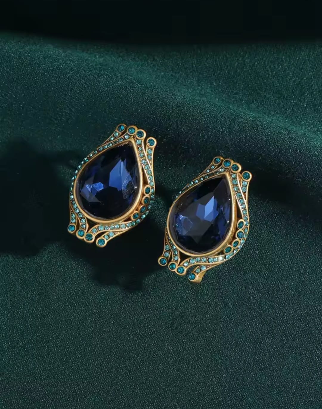 Andriani™ Vintage Blue Tulip Zirconia Teardrop Earrings