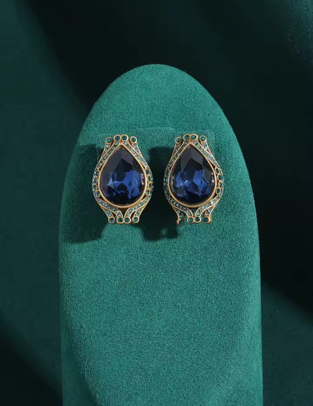 Andriani™ Vintage Blue Tulip Zirconia Teardrop Earrings