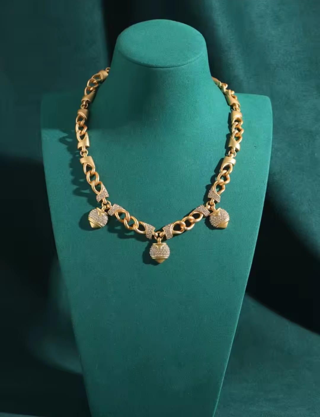 Bruletta™ Vintage Rhinestone Heart Pendant Necklace