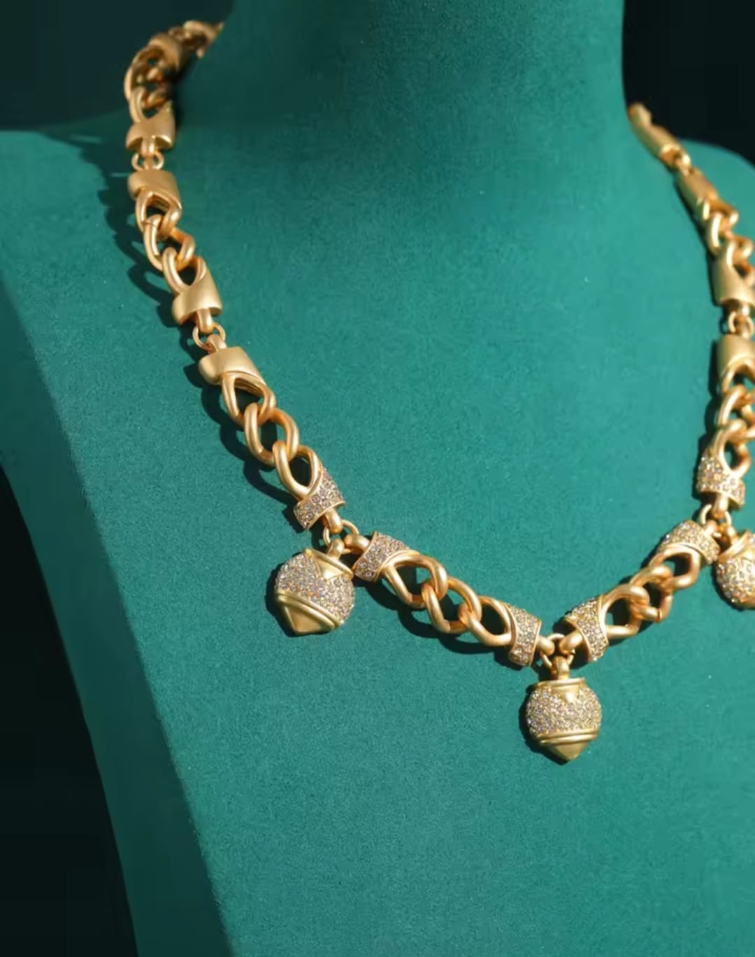 Bruletta™ Vintage Rhinestone Heart Pendant Necklace