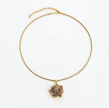 Themenis™ Vintage Camellia Flower Rhinestone Pendant Necklace