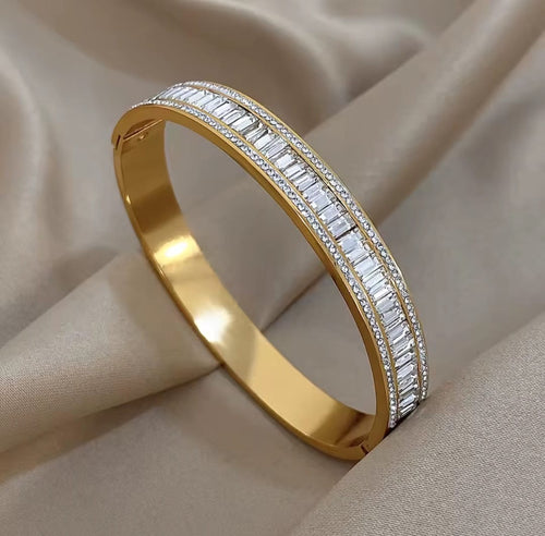 Agnes™ Multi-Layer Micro Zircon Gold Cuff Bangle