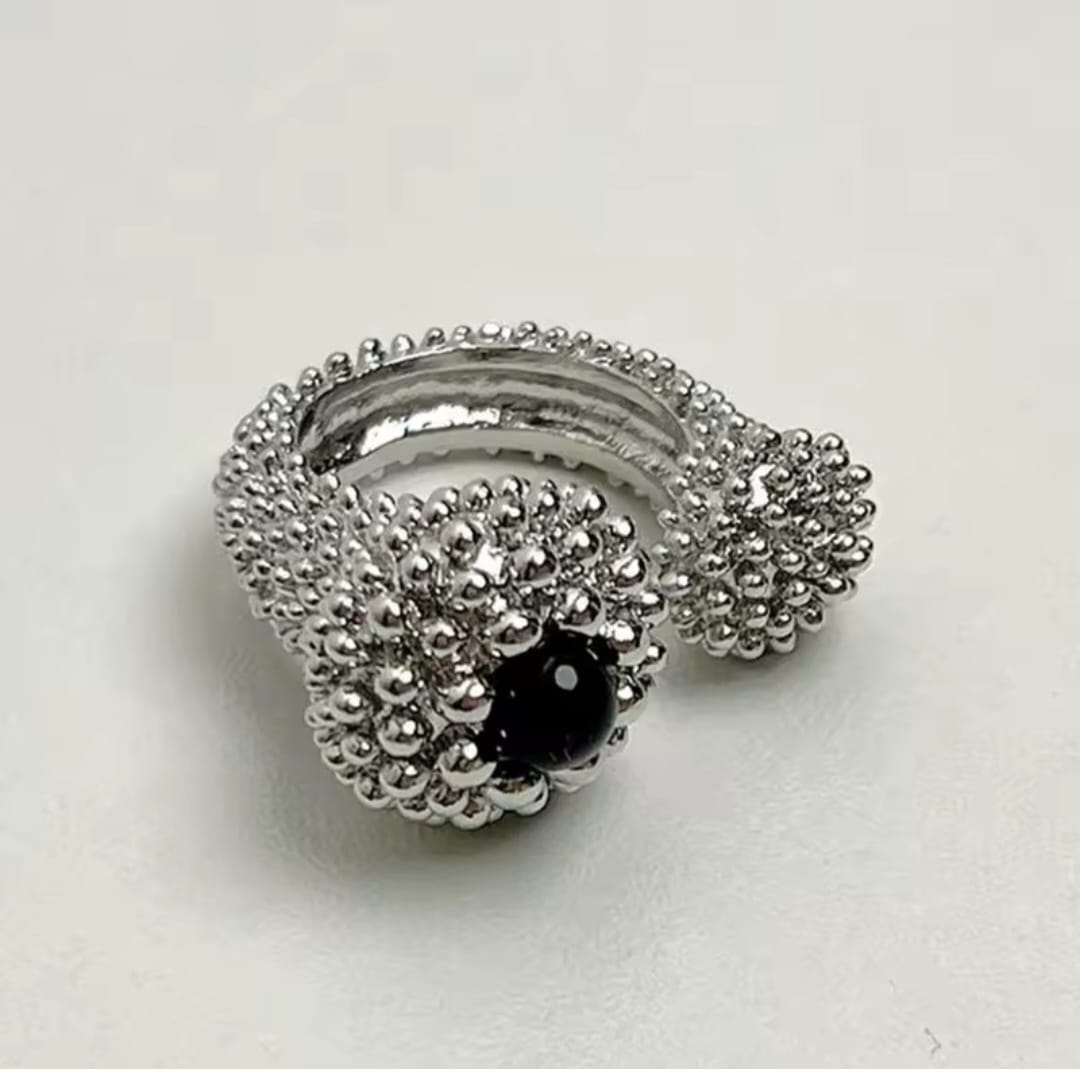 Ceralya™ Vintage Gold Black Agate Open Ring