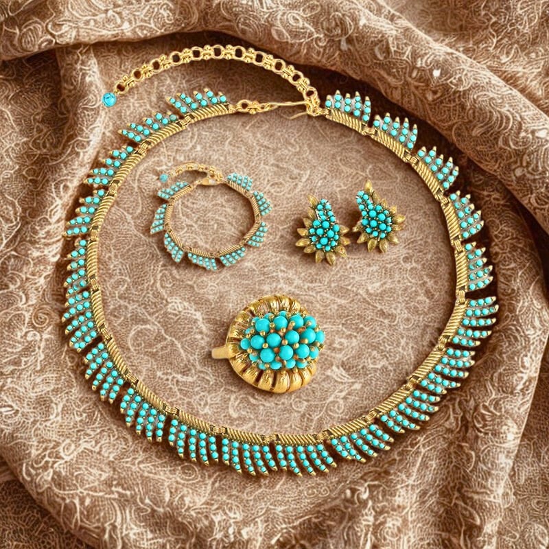 Avelora™ Vintage Blue Stone & Gold Leaf Necklace