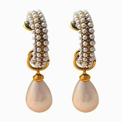 Avielle™ Elegant Teardrop Pearl Earrings