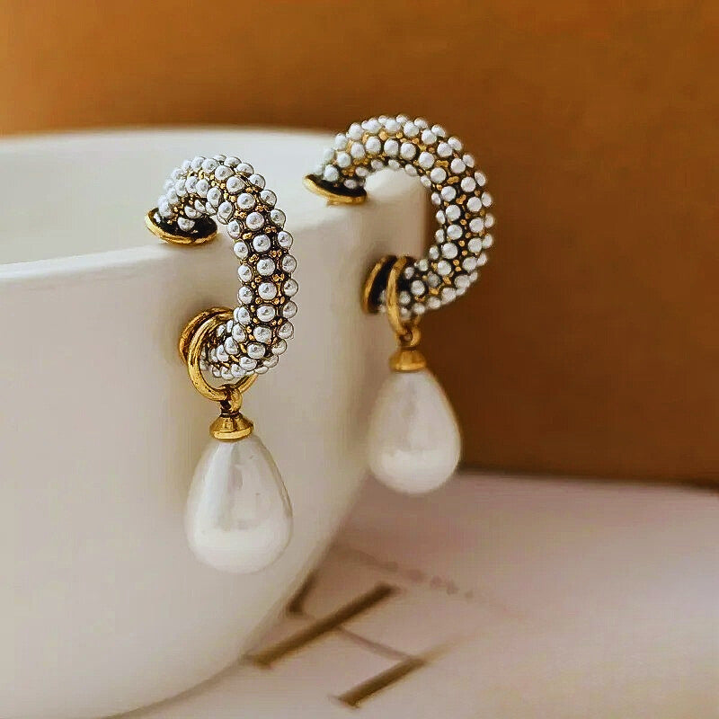 Avielle™ Elegant Teardrop Pearl Earrings
