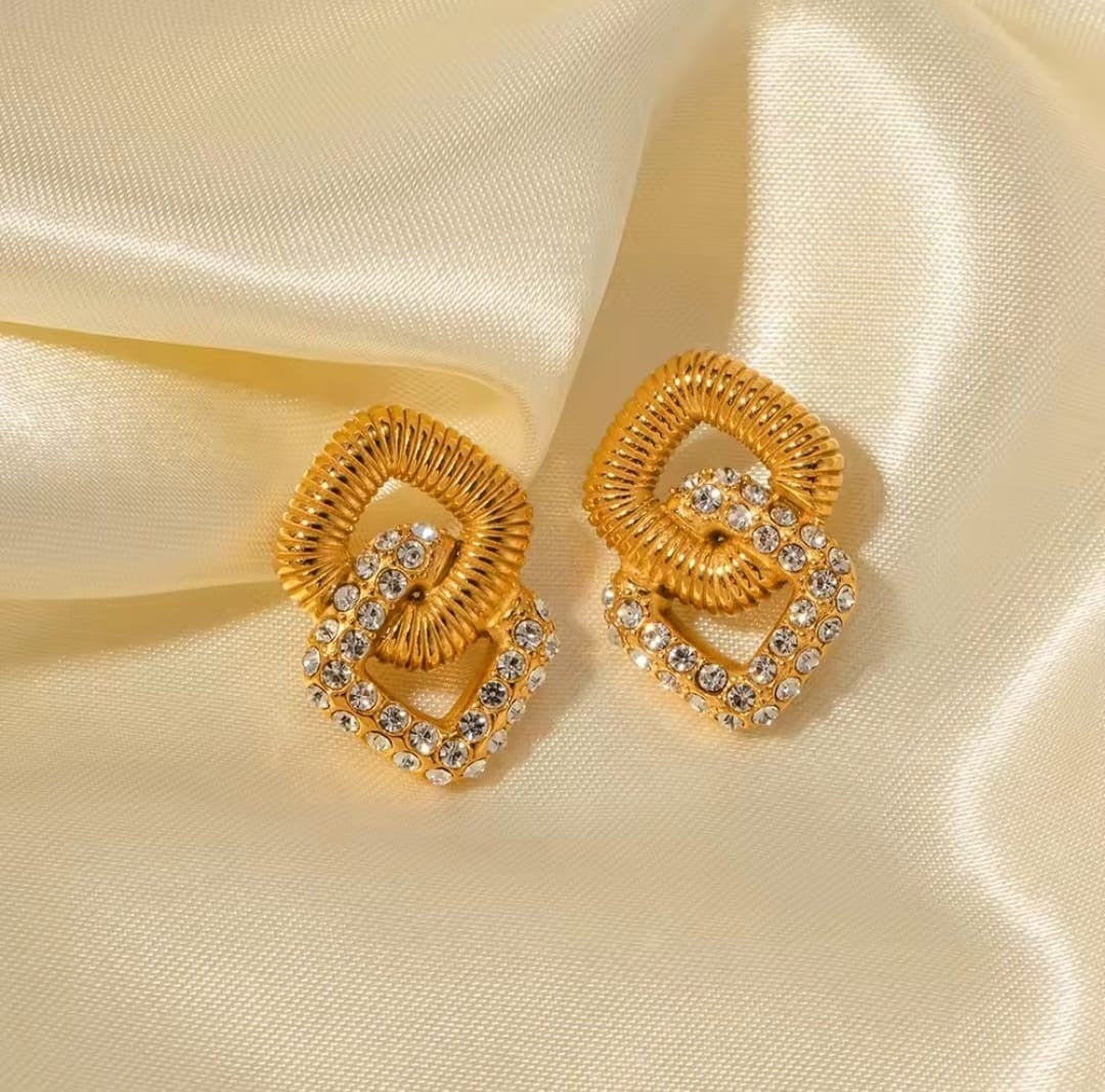 Hilaria™ Vintage Geometric Square Pearl Zircon Stud Earrings