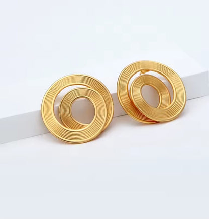 Rovana™ Matte Stripe Large Circle Stud Earrings