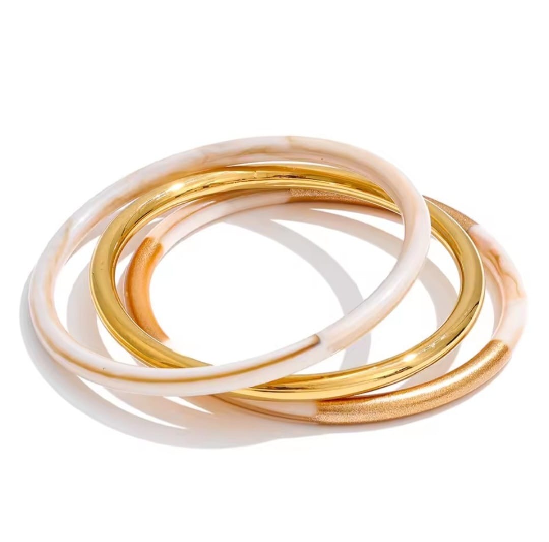 Milena™ 18K Gold Minimalist Circle Bangle Set