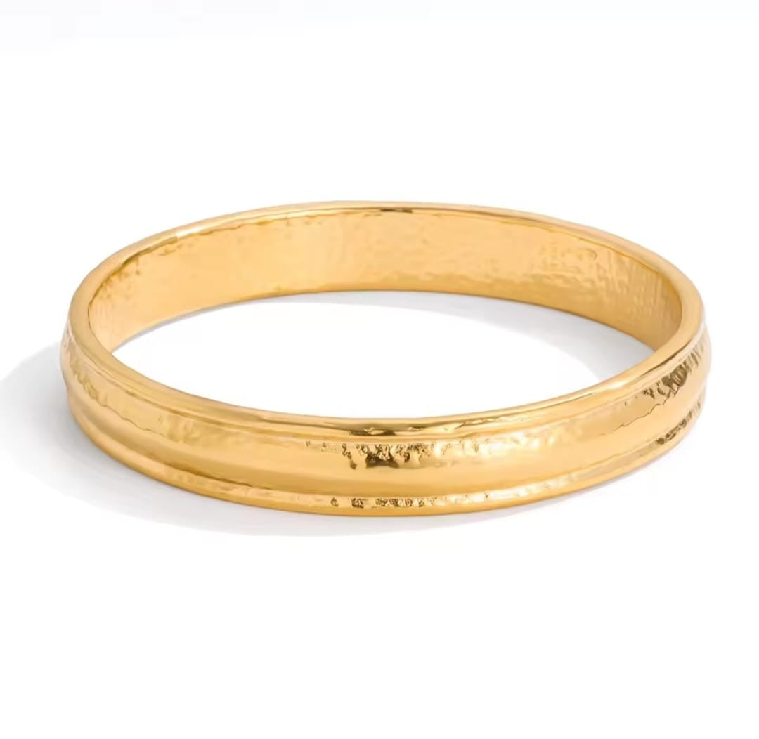 Circlisse™ Classic Wide 18K Gold Stainless Steel Bangle