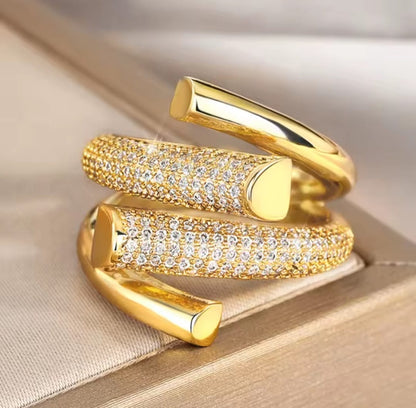 Ascenia™ Modern Gold Zircon Statement Ring