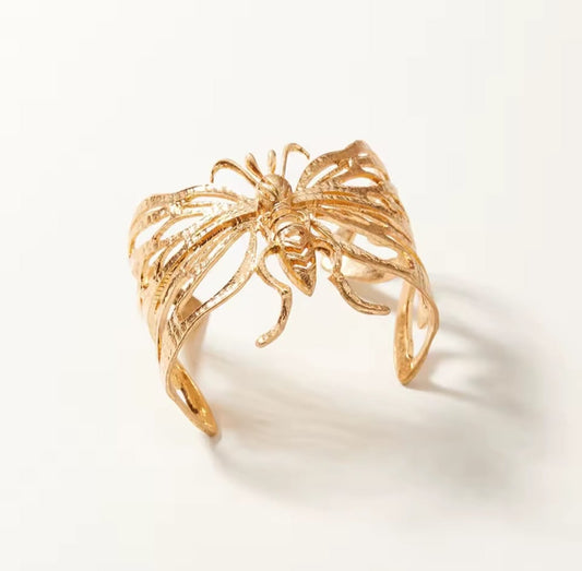 Perlisse™ Gold Hollow Butterfly Bracelet