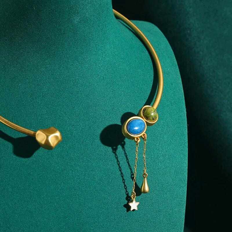 Dunarelle™ Celestial Moon & Star Choker Necklace – Vintage Gold Designer Charm for Women