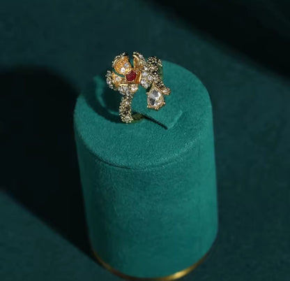 Flowrine™ Vintage Gold Crystal Flower Ring
