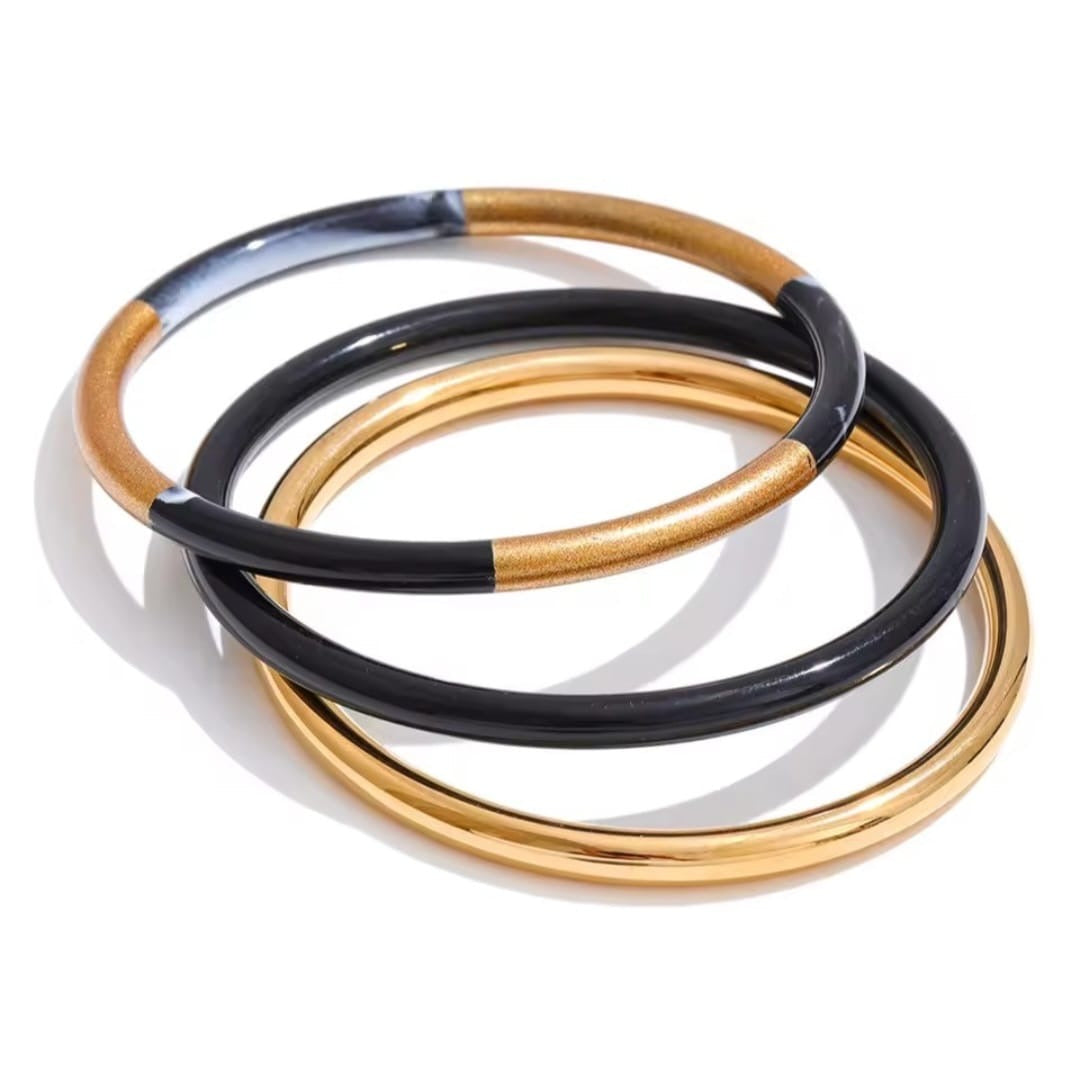 Milena™ 18K Gold Minimalist Circle Bangle Set