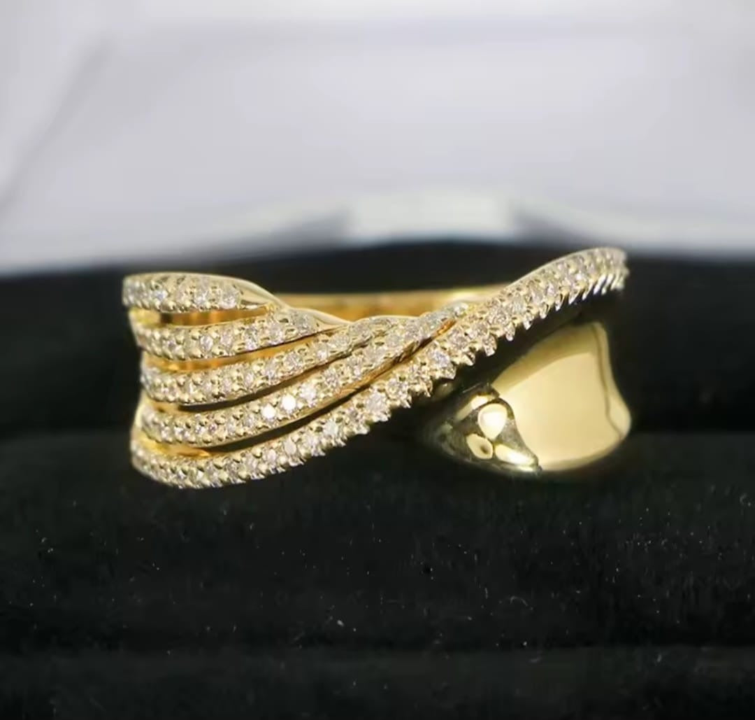 Loana™ Gold Wave Luxury Ring
