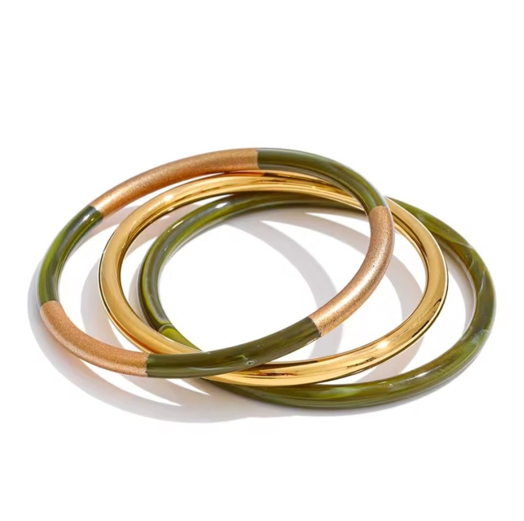 Milena™ 18K Gold Minimalist Circle Bangle Set